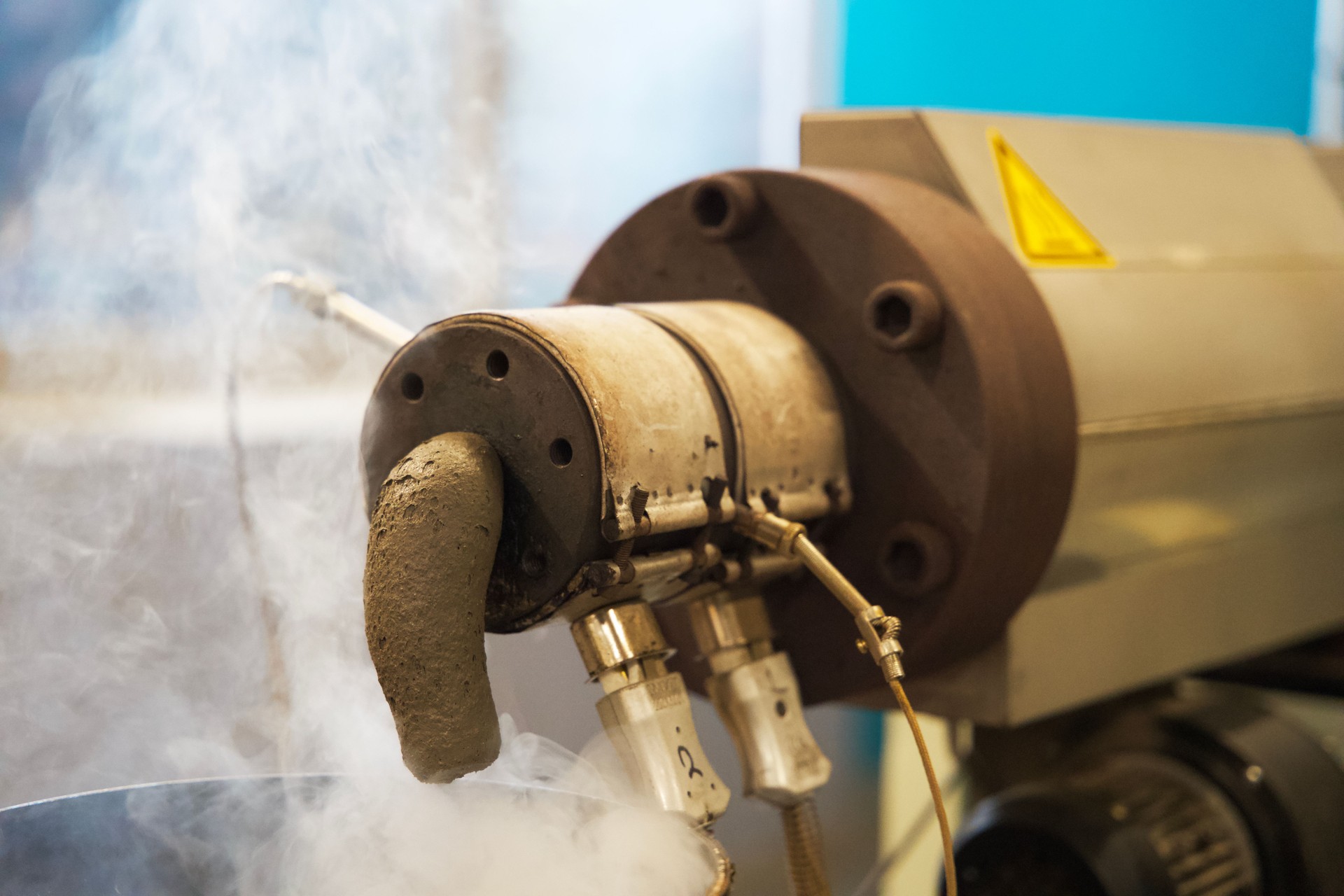 Extruder machine in a plastic recycling factory